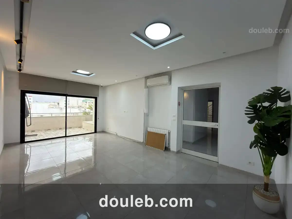 Bureau 2 open space et 3 pièces à l'ariana à Tunis