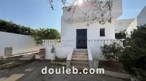 Villa de 240 m sur terrain de 499m à Tunis