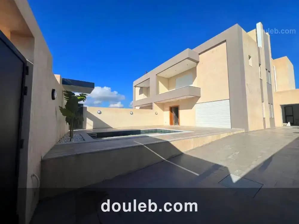 V591 villa narciso el monchar à Tunis