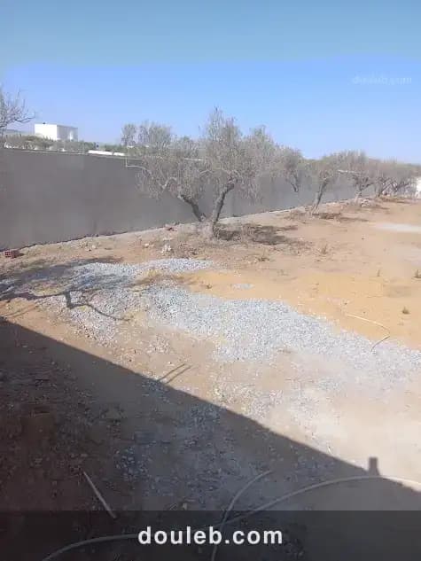 Terrain avec clôture à Tunis