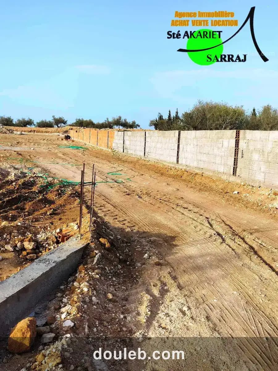 Terrain agricole clôturé 6500m sidi bouali hotmen à Tunis