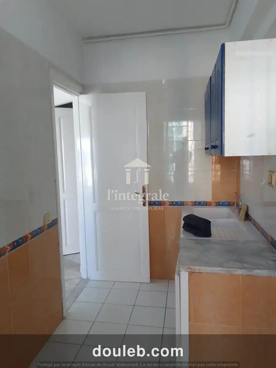 S2 avec place de parking à Tunis