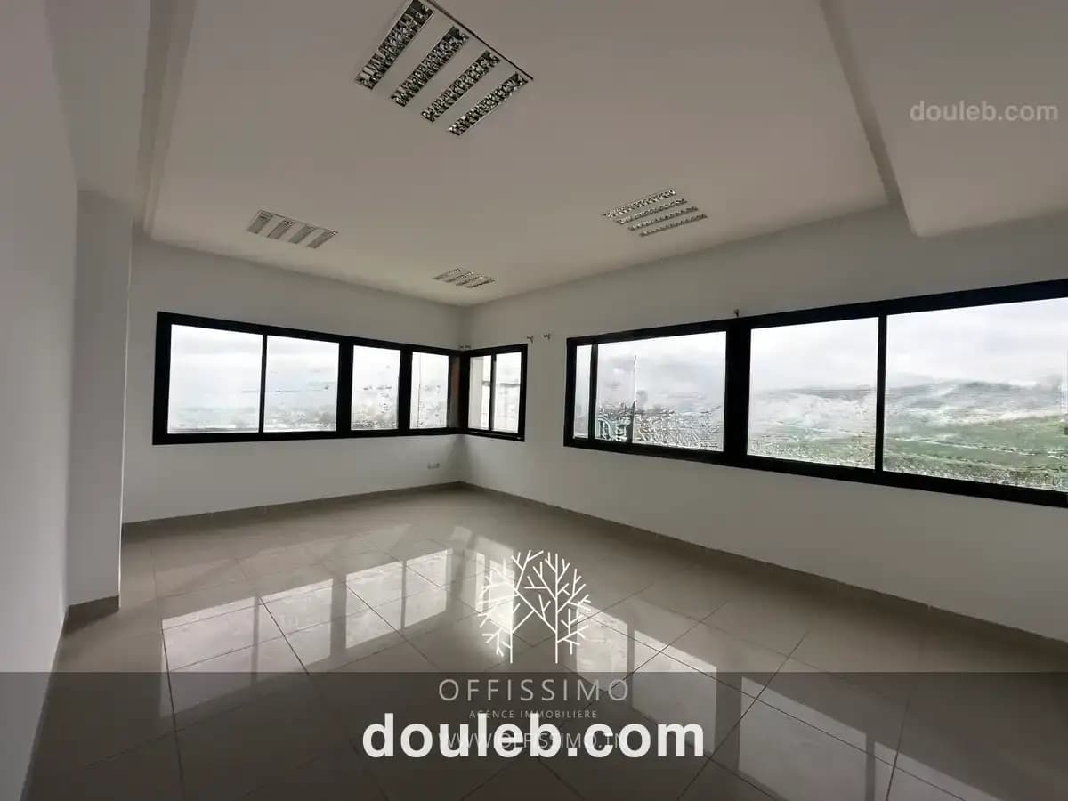 Bureau 5 pieces lac 2 haut standing vue dégager à Tunis