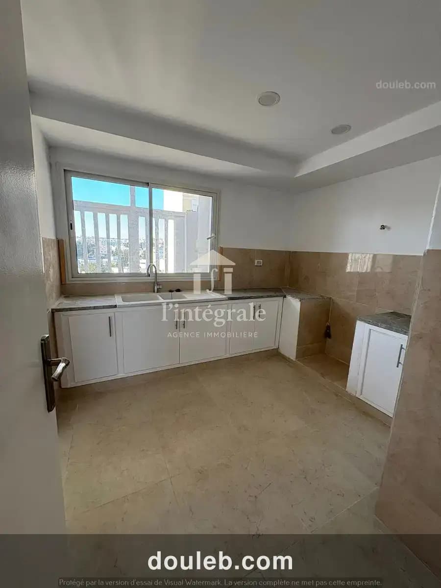Un appartement rénové s3 à menzah6 à Tunis