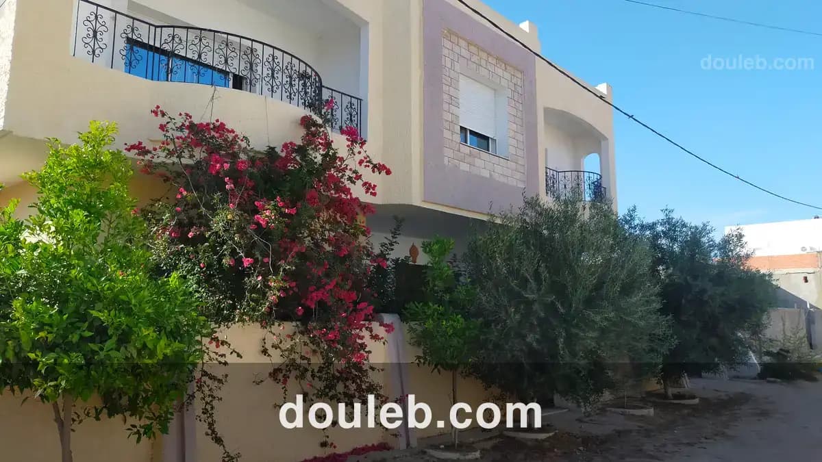 Etage de villa h stding à jinen el mansora plage à Tunis