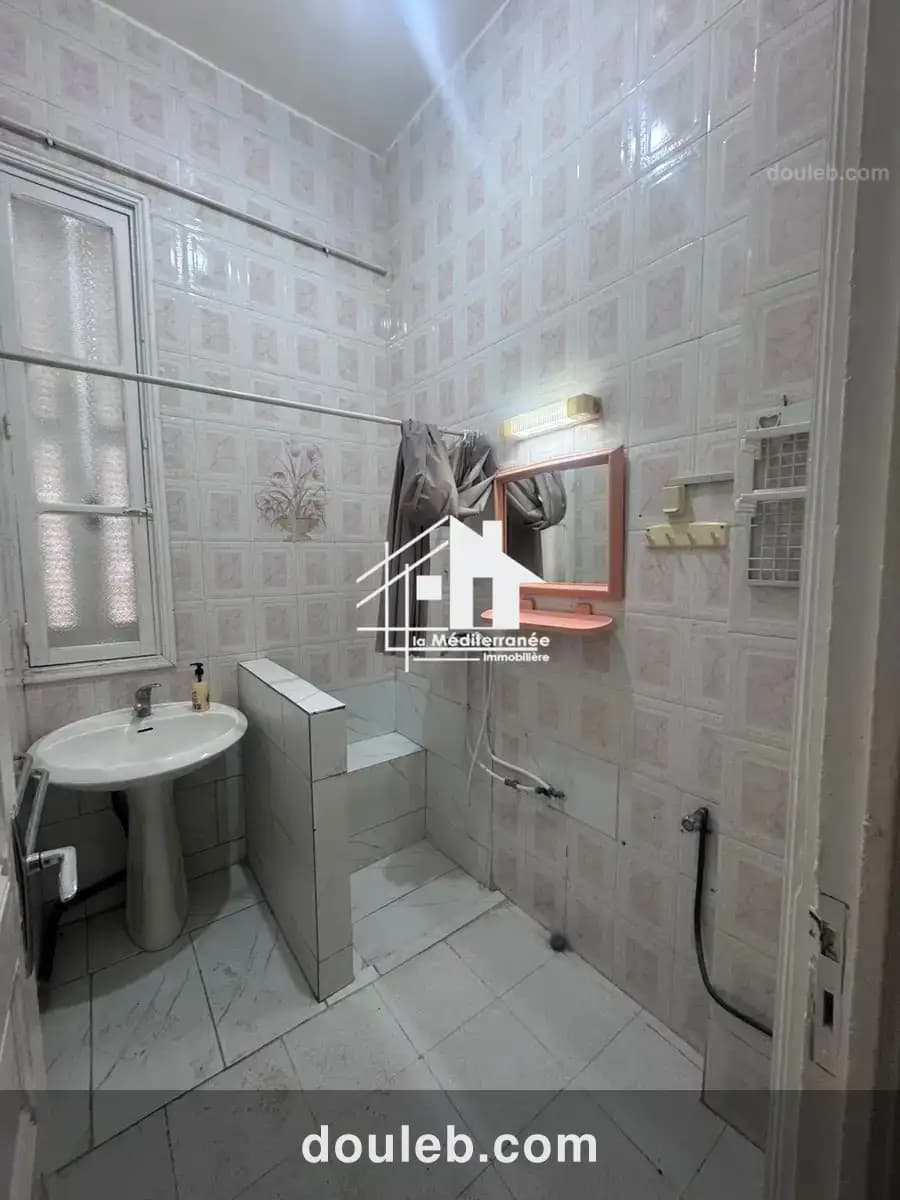 Étage de villa indépendant s3 superficie 500m à Tunis