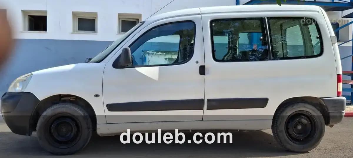 Citroen berlingo 5 places à Tunis
