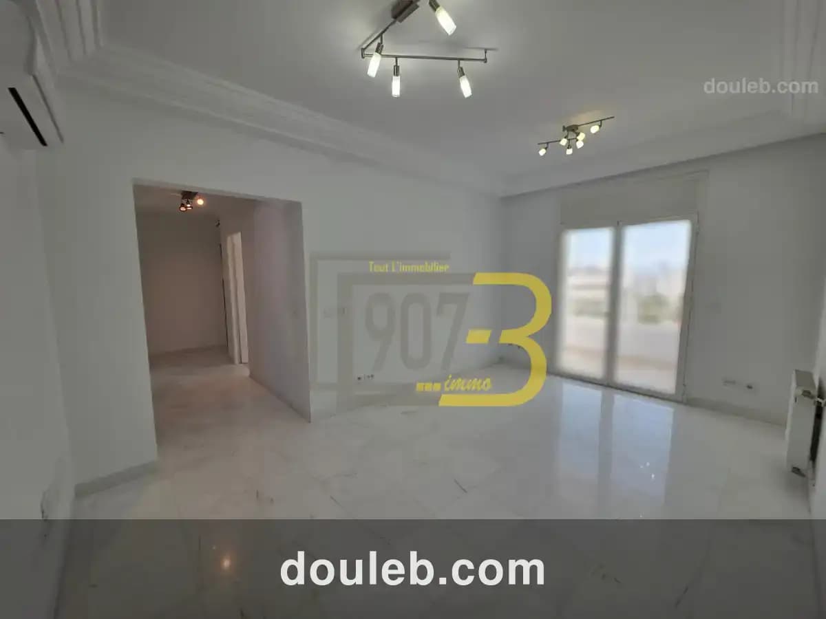 Appartement s3 vide à centre urbain nord à Tunis