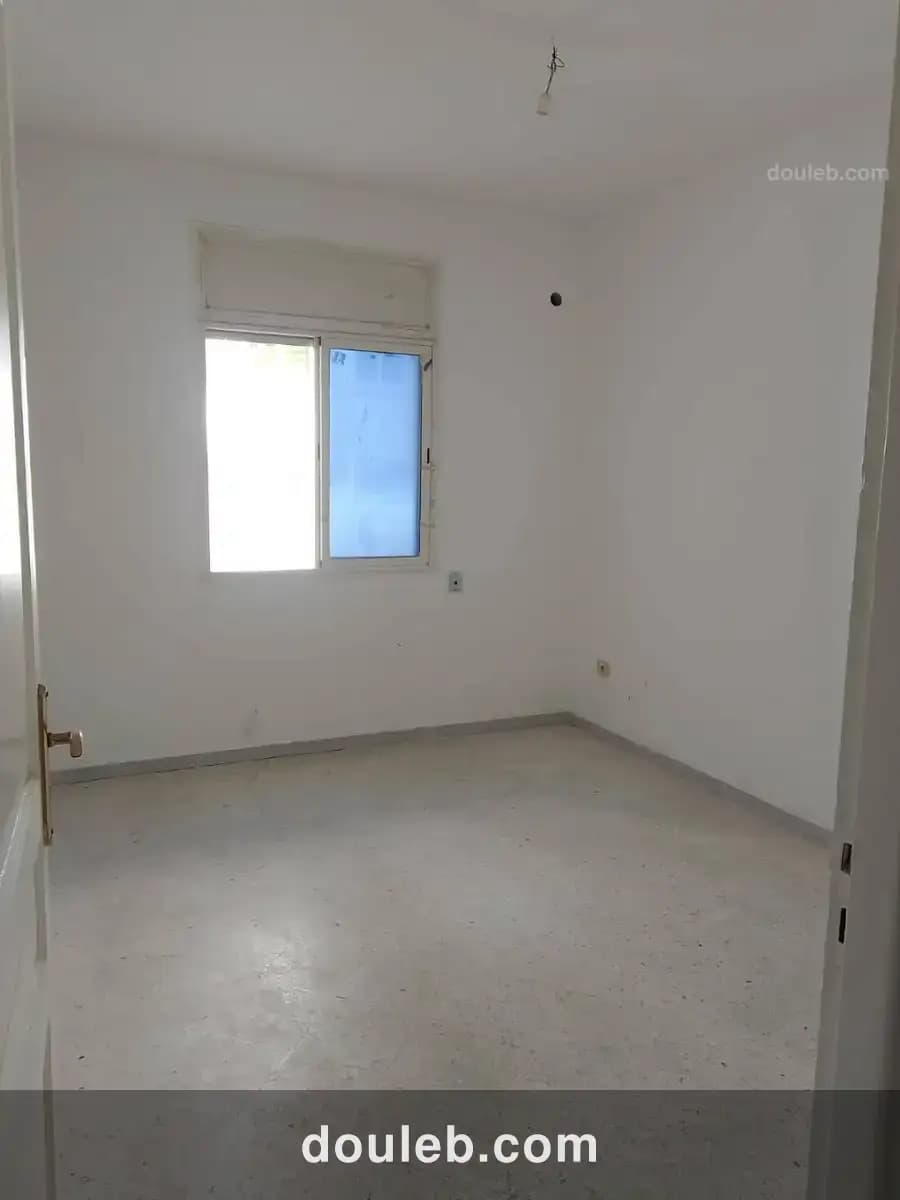 Appartement au mourouj 4 en face terminus métro à Tunis