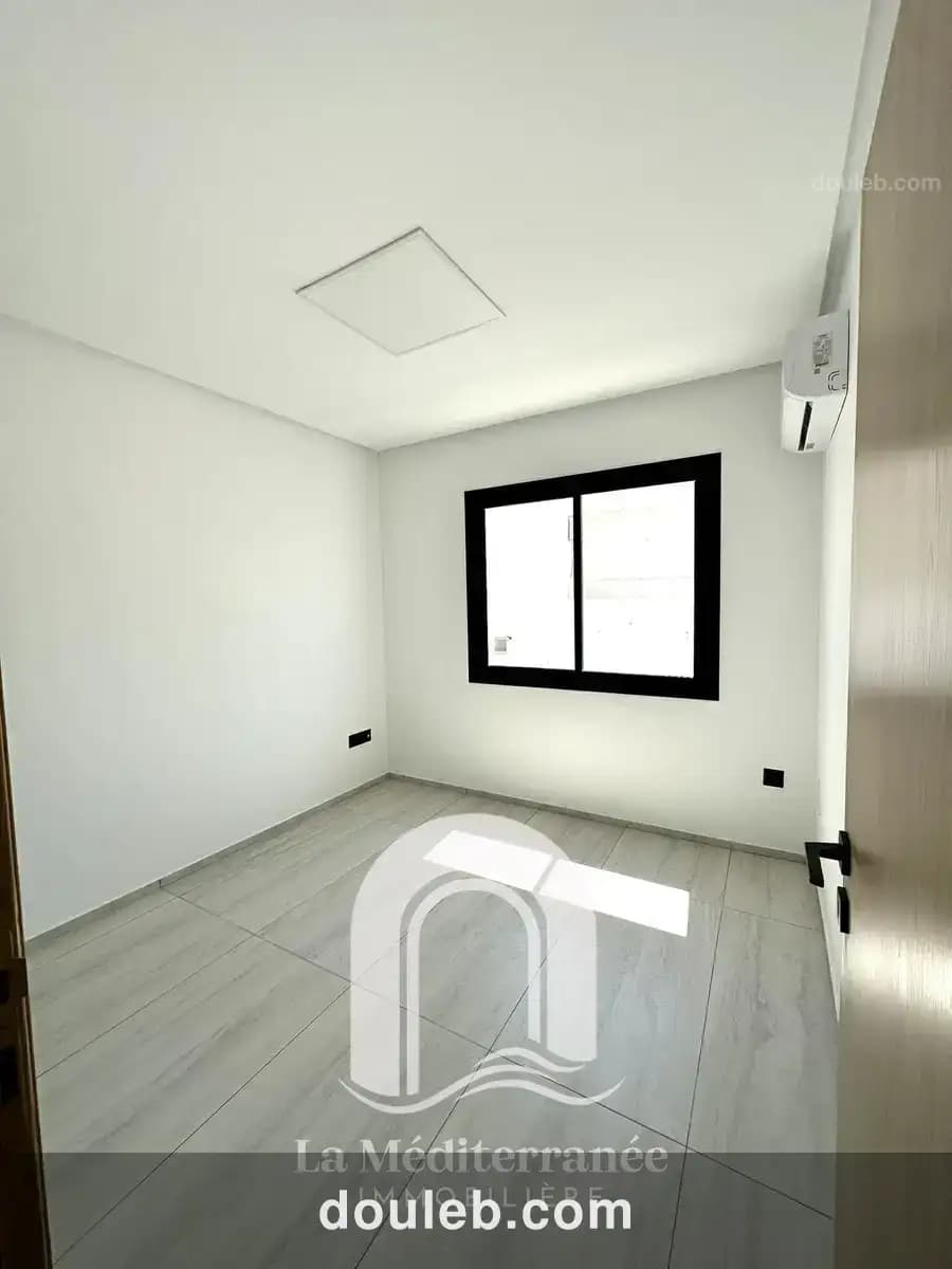 Bureau à rades à Tunis