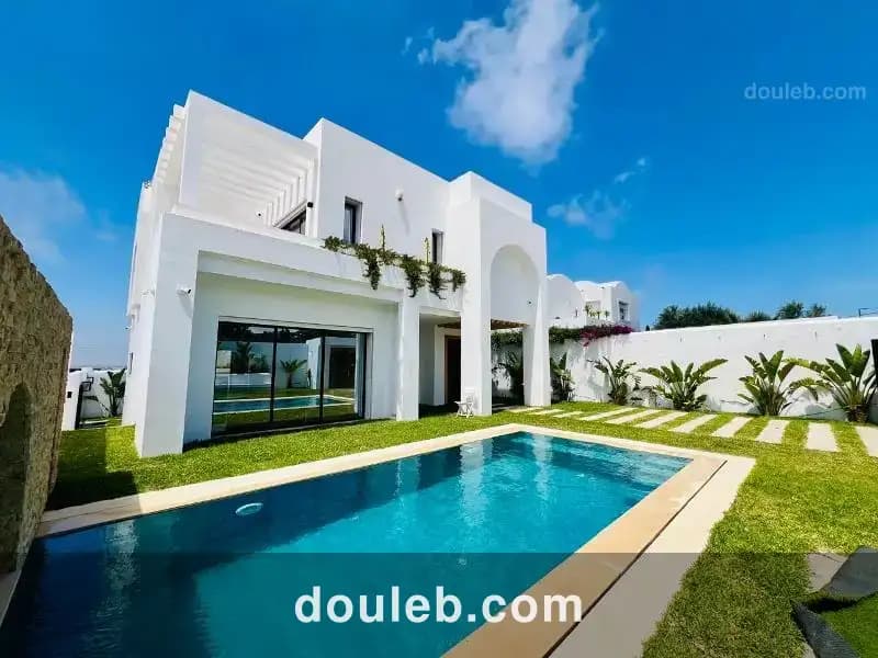 V557 villa brune brune b à Tunis