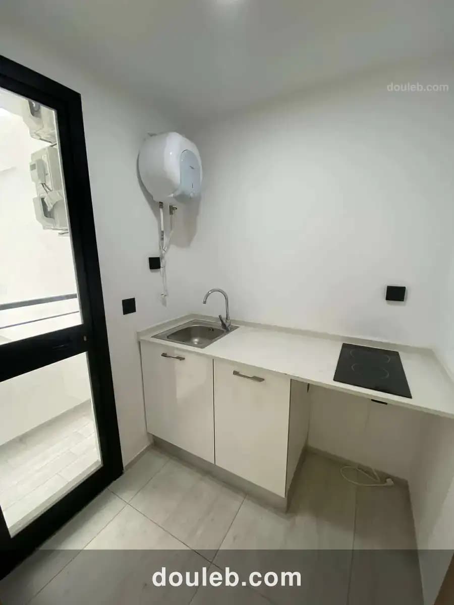 Bureau s1 s2 a rades à Tunis