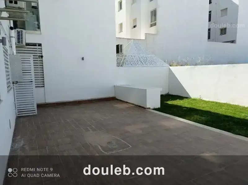 Ennasr 2 appart s 2 place park terrasse et jardin à Tunis