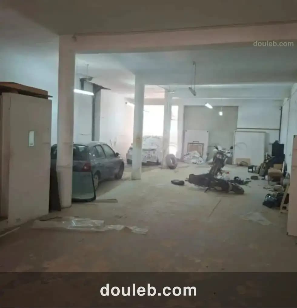 Depot à bhar lazrak 200m à Tunis