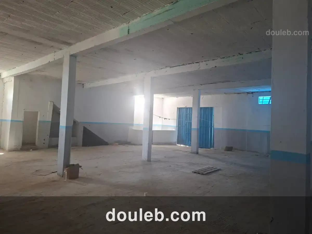 Depot à bhar lazrak 450m à Tunis