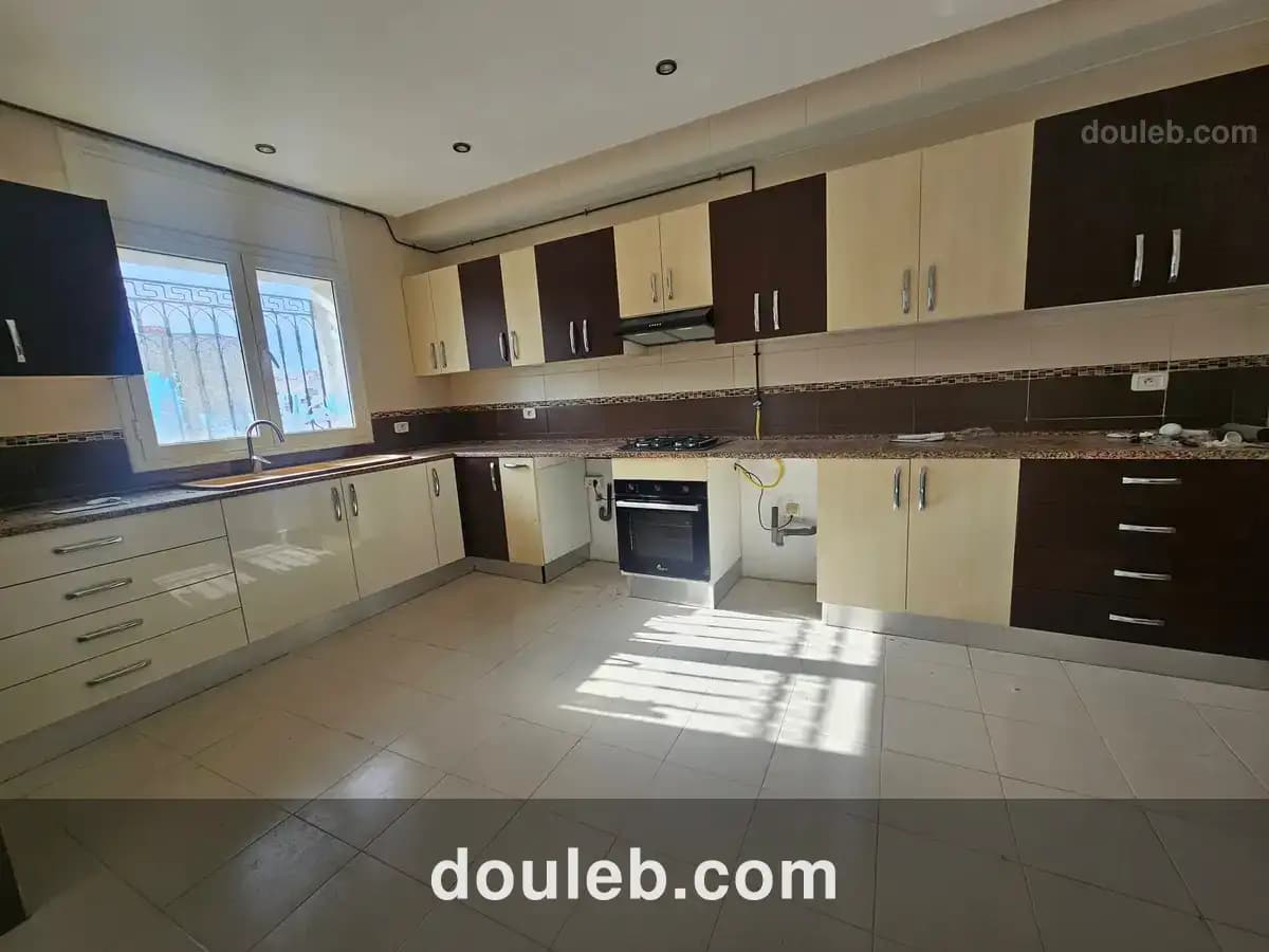 Etage de villa s4 1800d jardin del menzah 2 à Tunis