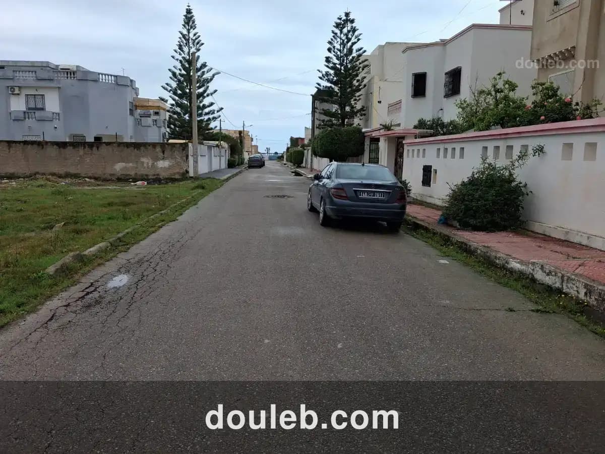 Gps hnia terrain viabilisé coté essamba h chatt à Tunis