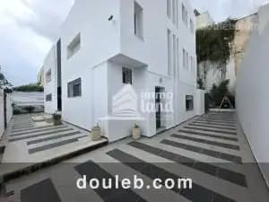 Villa de 452m2 terrain a cite el faouz à Tunis