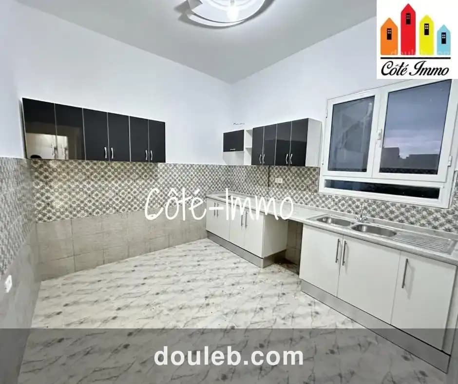 Etage de villa s2 à hammam echatta cote plage à Tunis