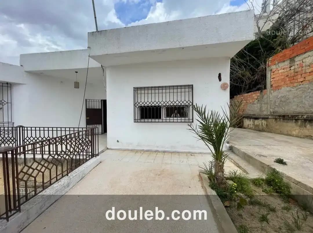 Villa s3 avec jardin à Tunis