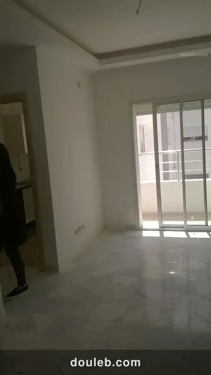Joli appartement s1 semi meublée et bien équipée à Tunis