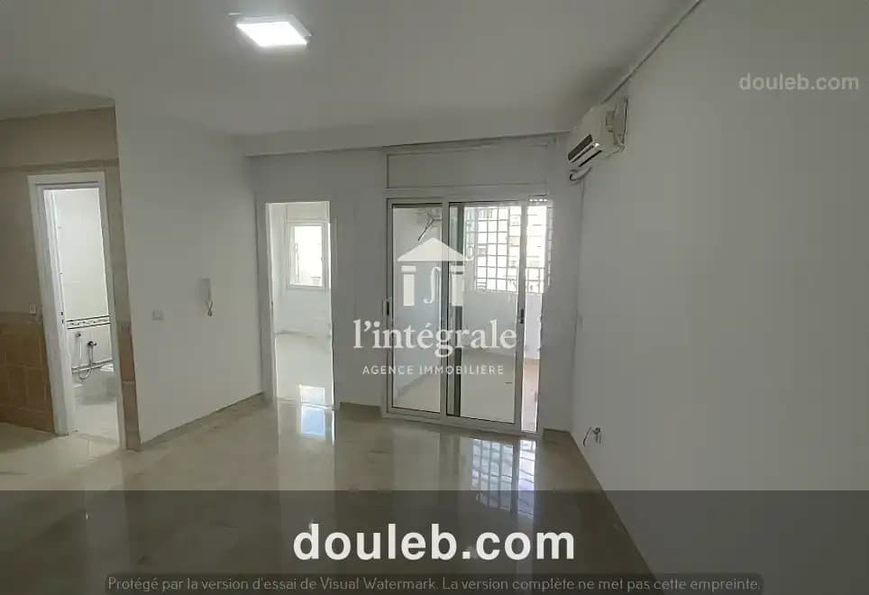 S1 standing enasser2 à Tunis