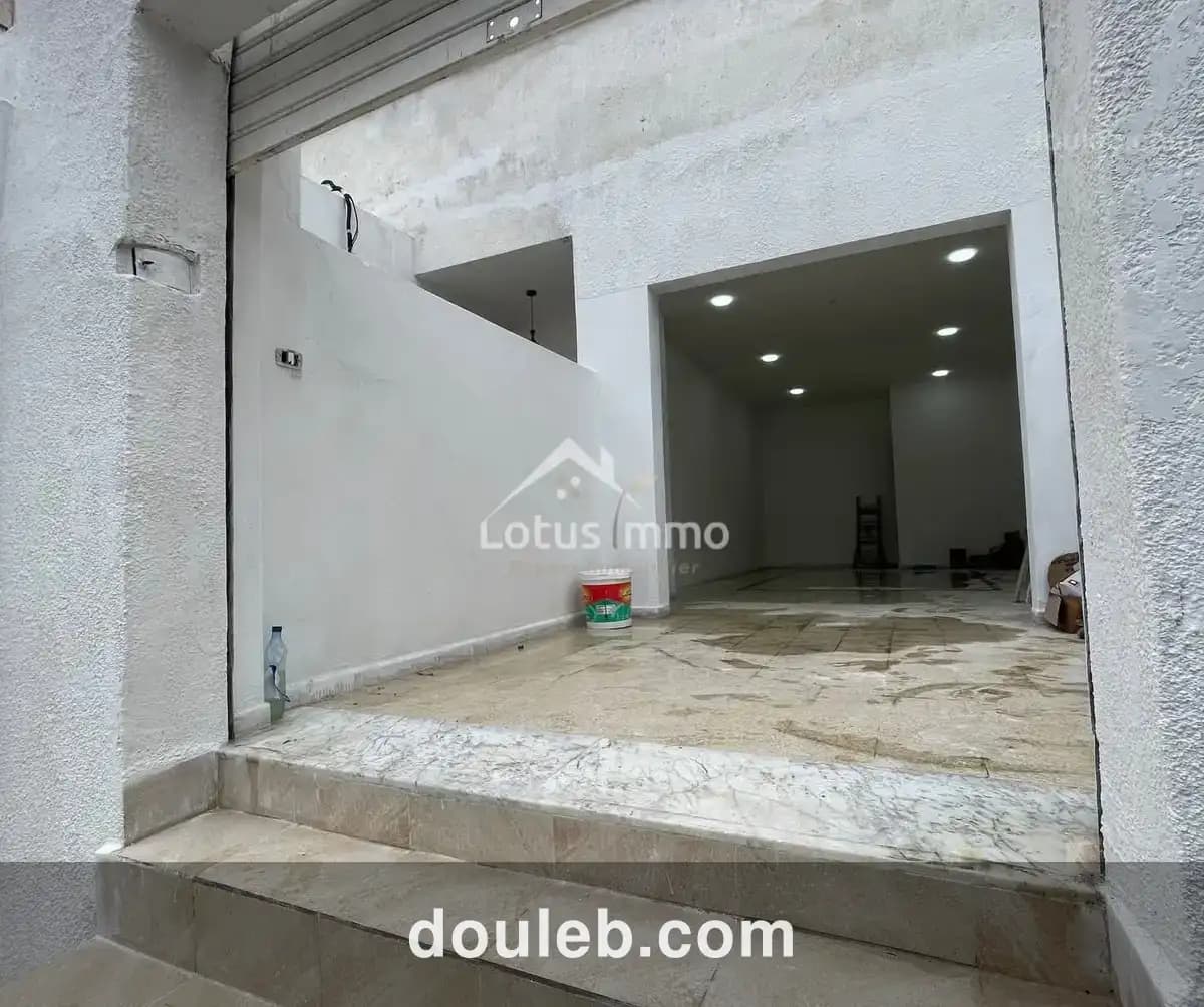 Local commercial aux jardins d'el menzah 2 à Tunis