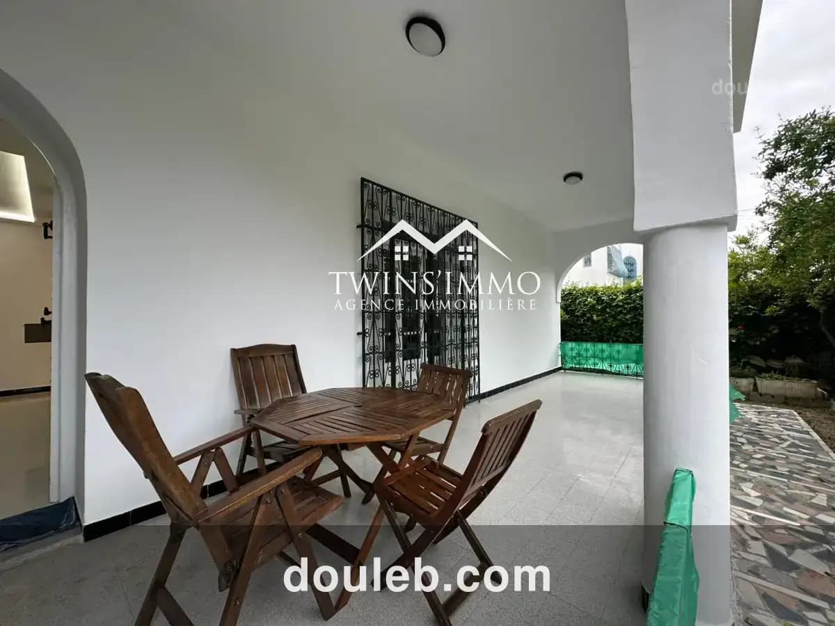 Rez de chaussée de villa meublé à marsa corniche à Tunis