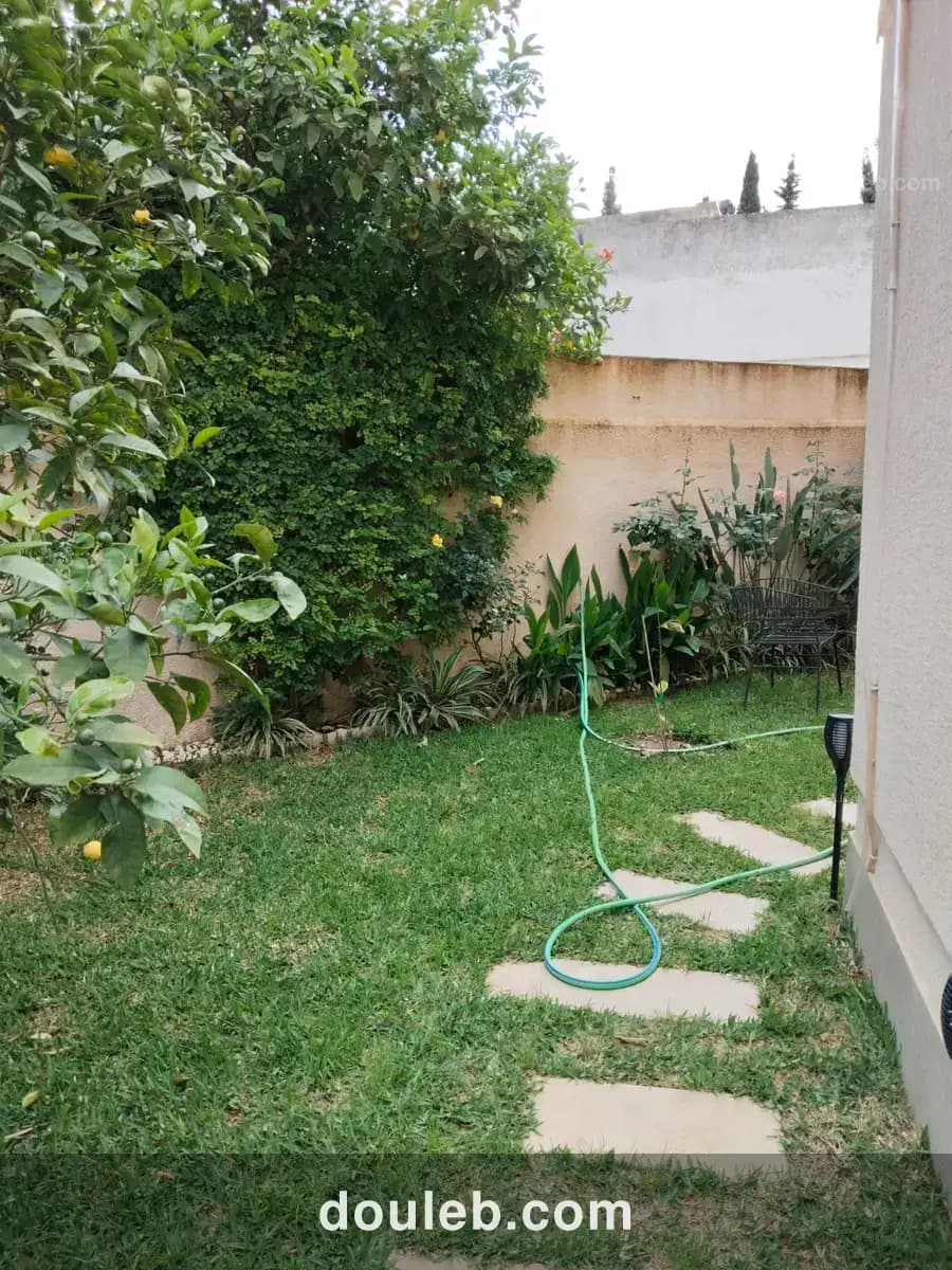 Ariana cité ennozha vnt petit immeuble à Tunis