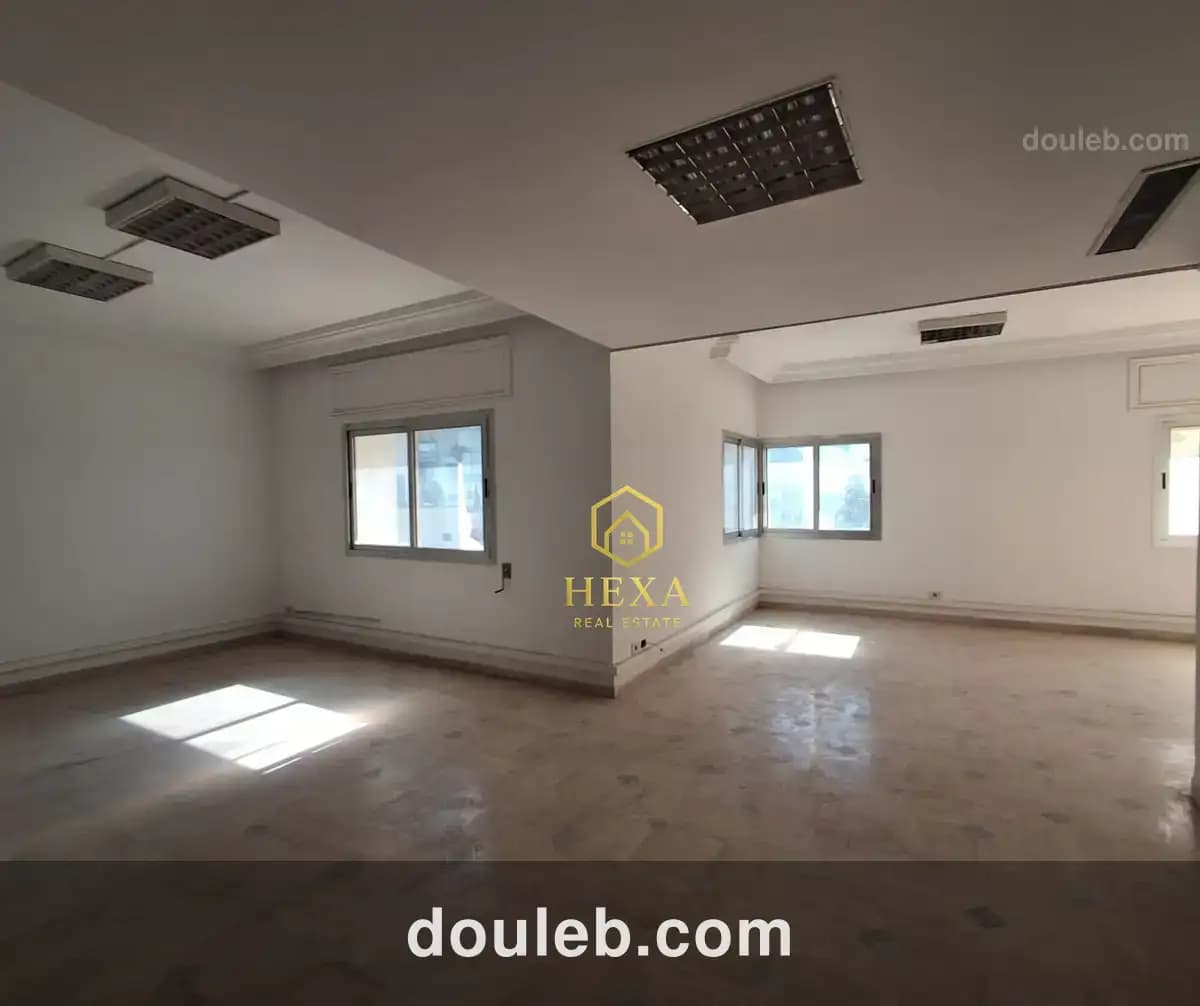 App s3 à usage bureautique au lac 1 à Tunis