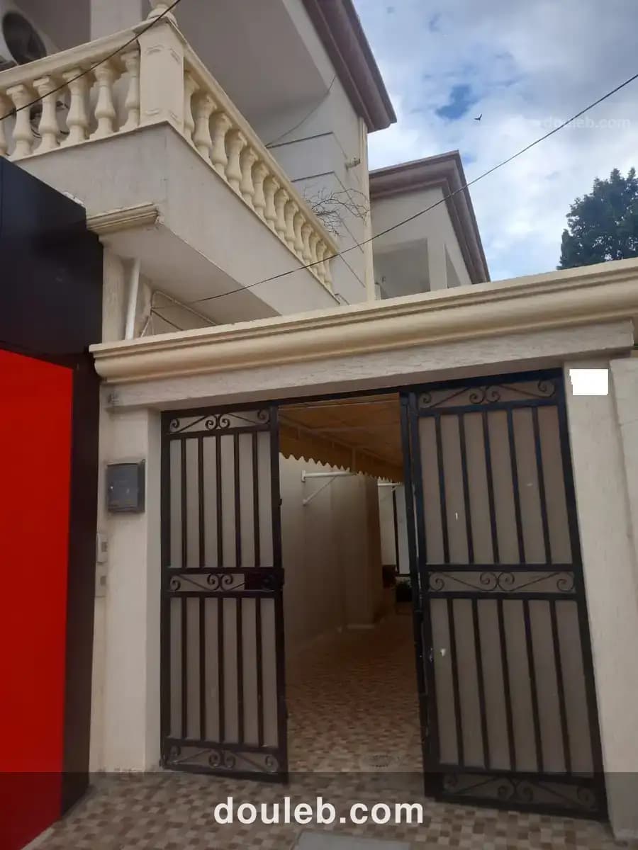 Villa et locaux riadh landalous à Tunis