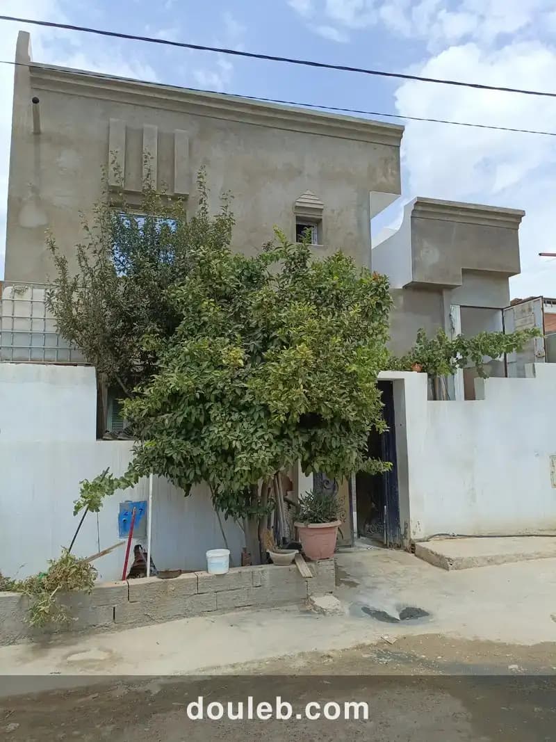 Av 2 maisons à hammem jdidi à Tunis