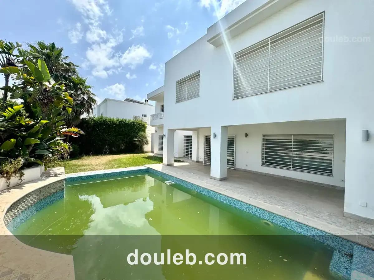 Villa élégante avec piscine à gammarth à Tunis