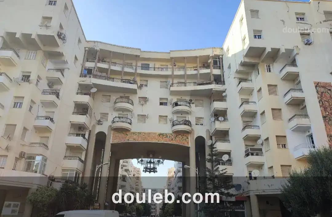 Spacieux appart avec vue degagée à Tunis