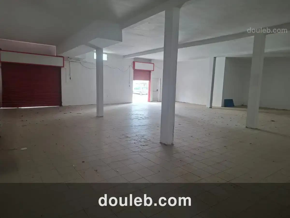 Dépôt a la soukra chotrana 1 400m2 à Tunis