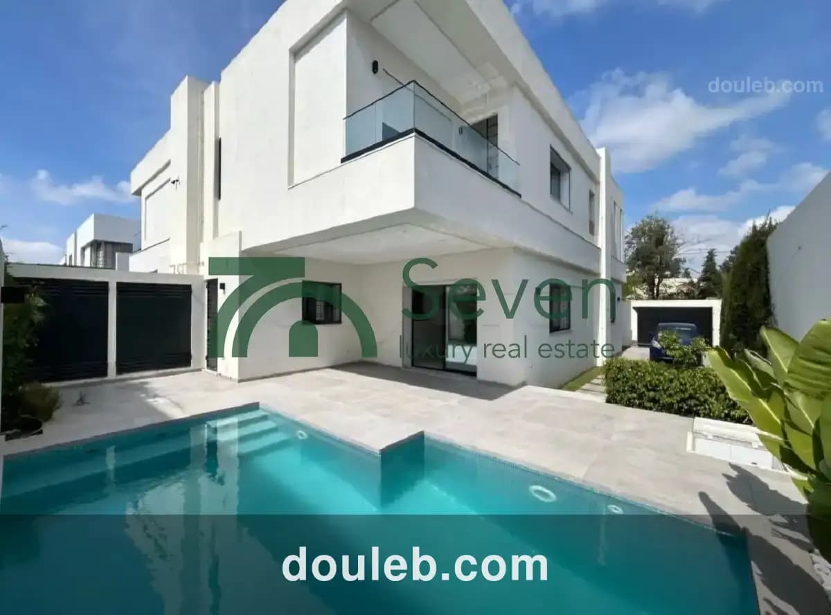 Un duplex s3 avec piscine à chotrana 1 à Tunis