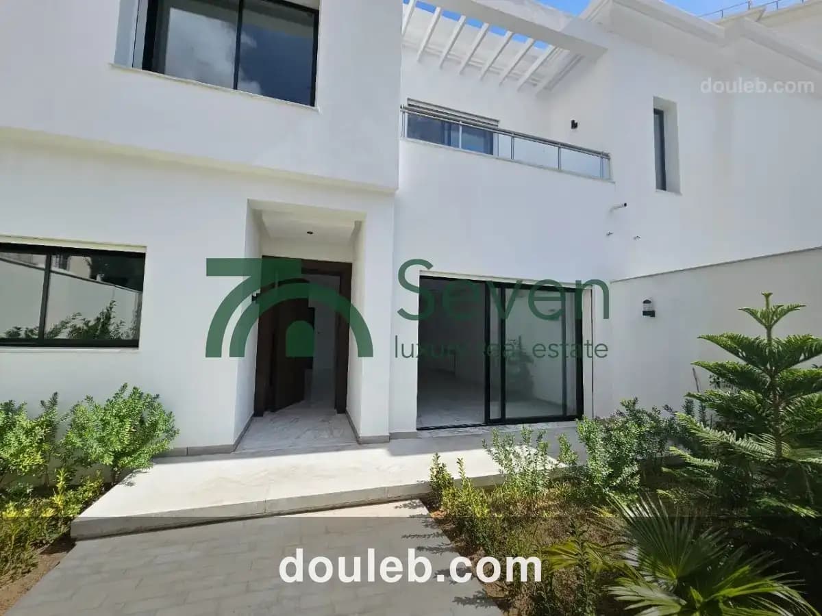 Une villa en s4 aux berges du lac 2 à Tunis