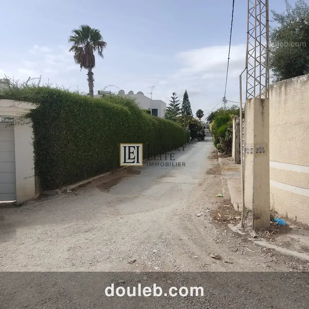 Terrain de 1389 m2 à chotrana la soukra à Tunis