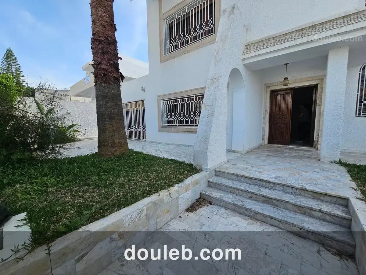 Villa sur deux niveau menzah 9a à Tunis