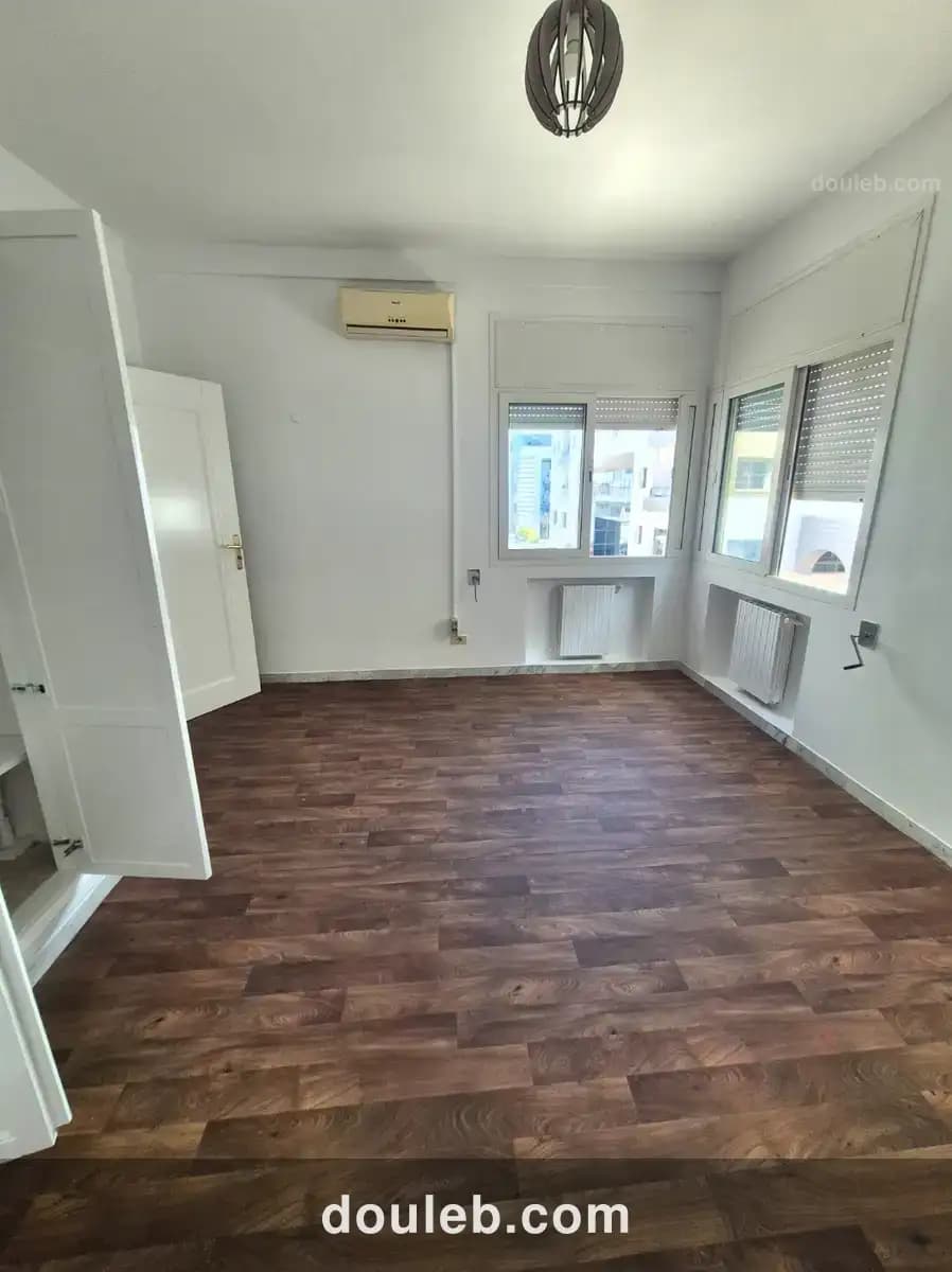 S plus 1 bureautique lac1 à Tunis