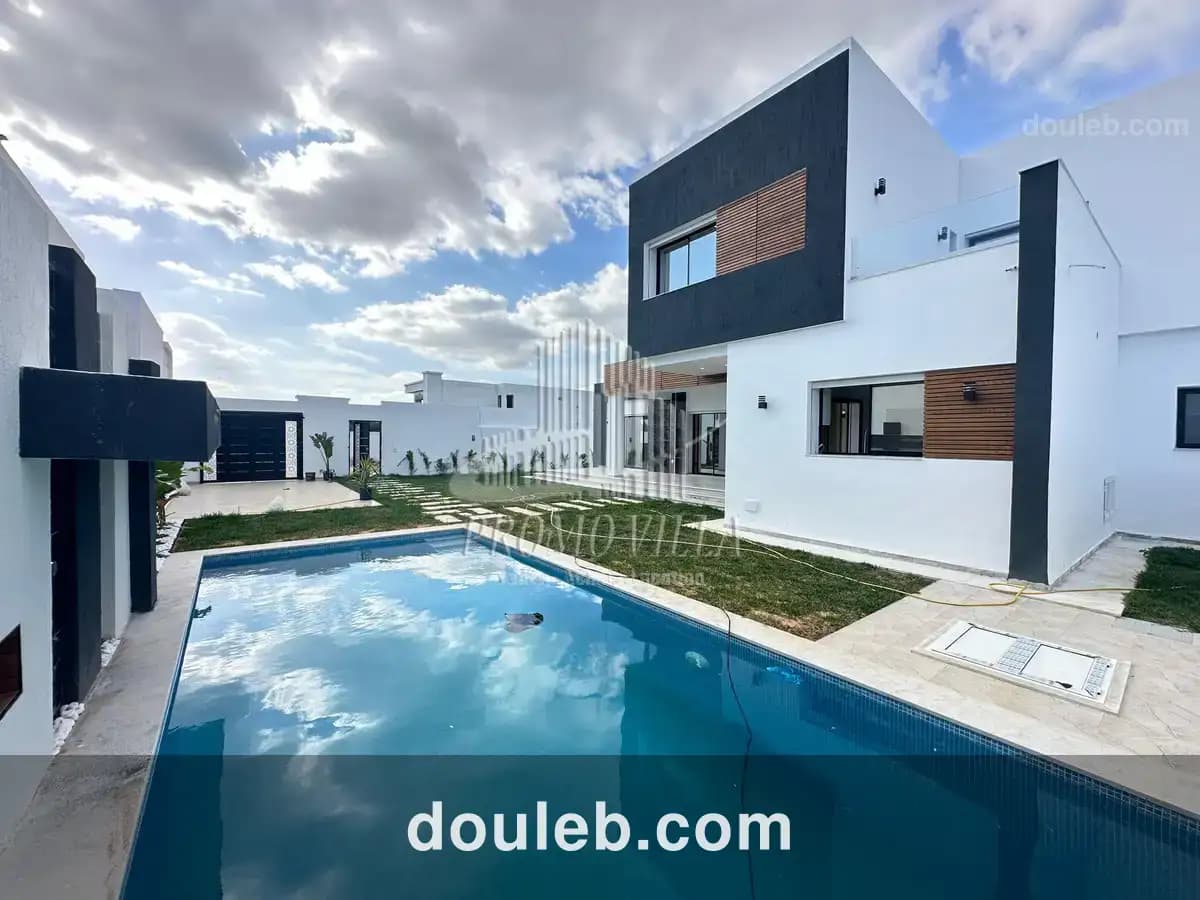 Villa de haut standing à 500m de marina à Tunis
