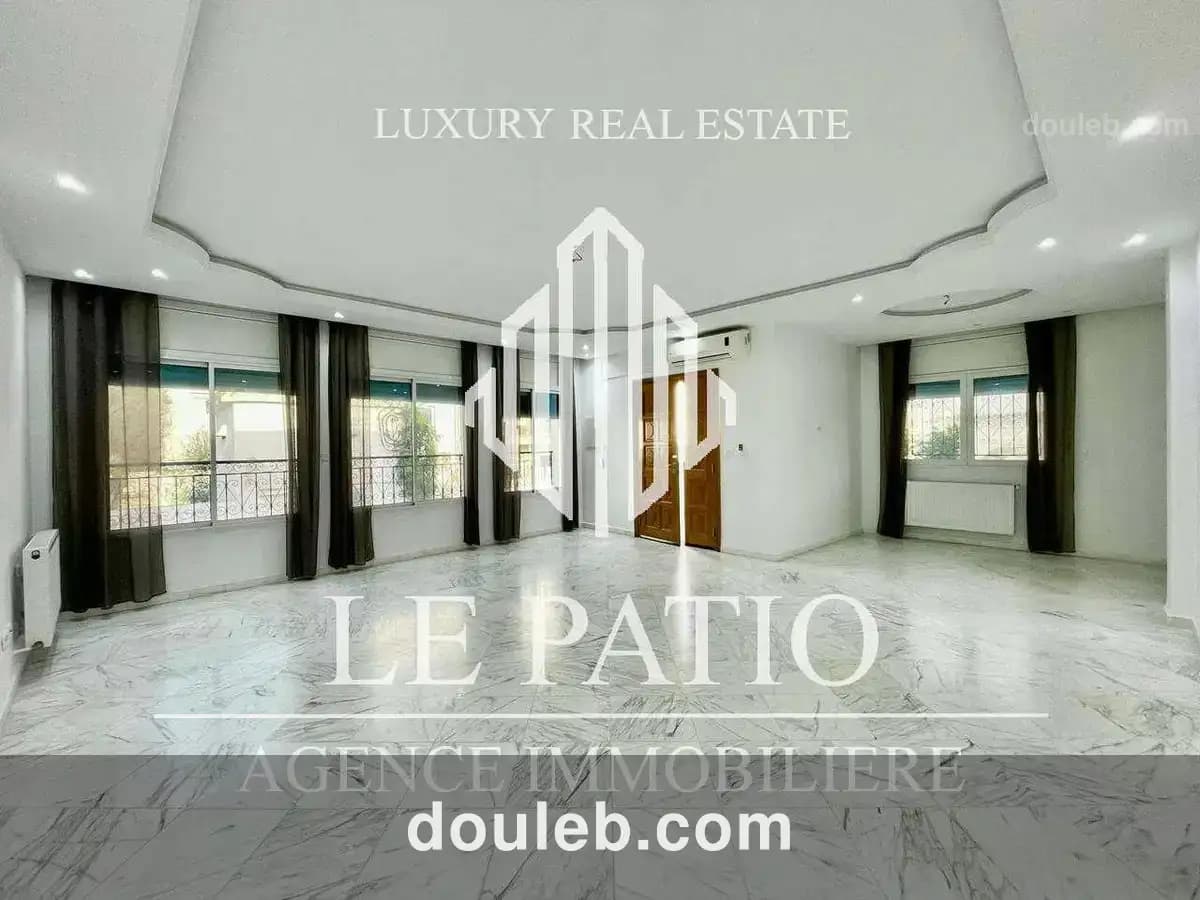 Etage de villa s3 a la marsa à Tunis