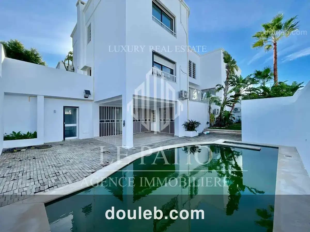 Villa a gammarth avec vue sur mer à Tunis