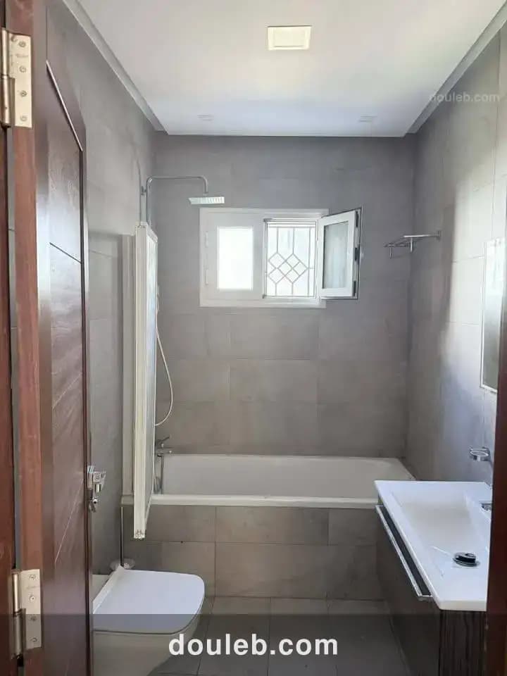 Joli étage de villa rdc s3 à Tunis