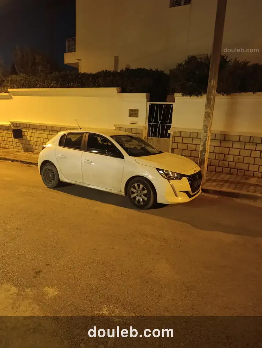 Peugeot 208 blache à Tunis