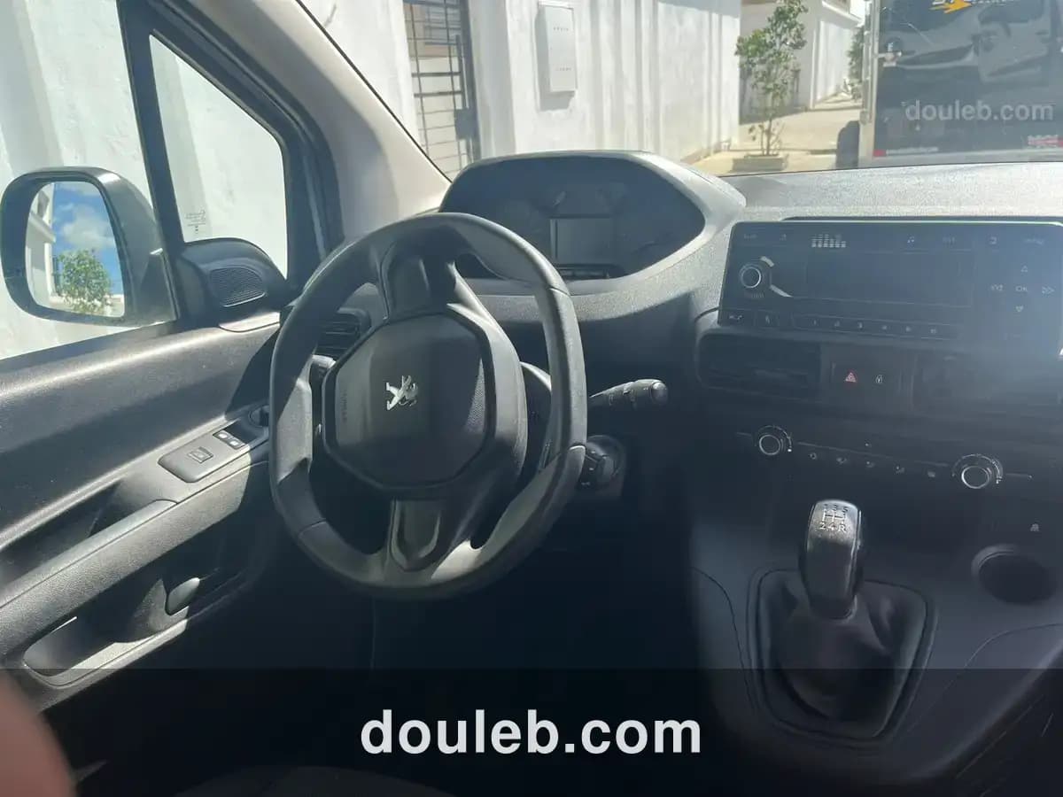 Peurgeot partner à Tunis