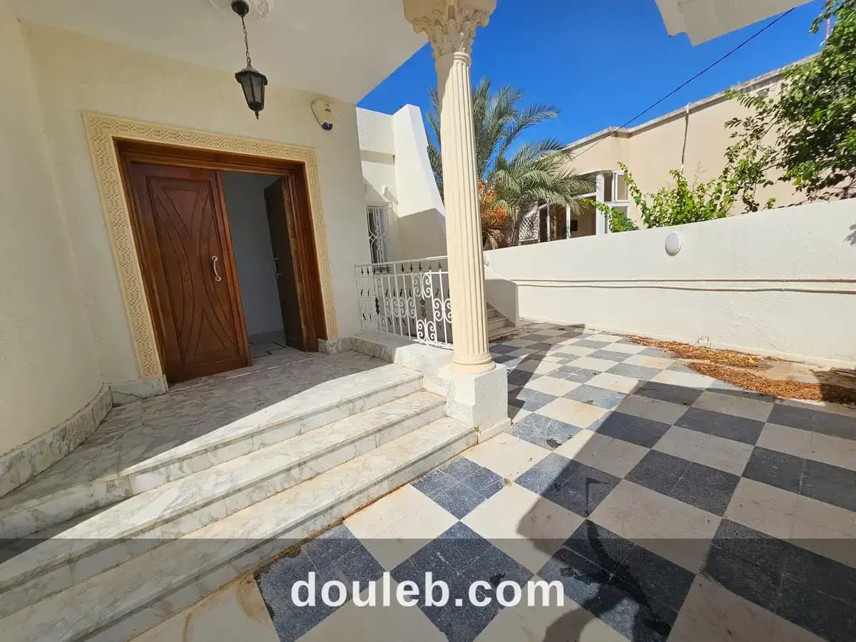 Villa 730 md ghazela à Tunis