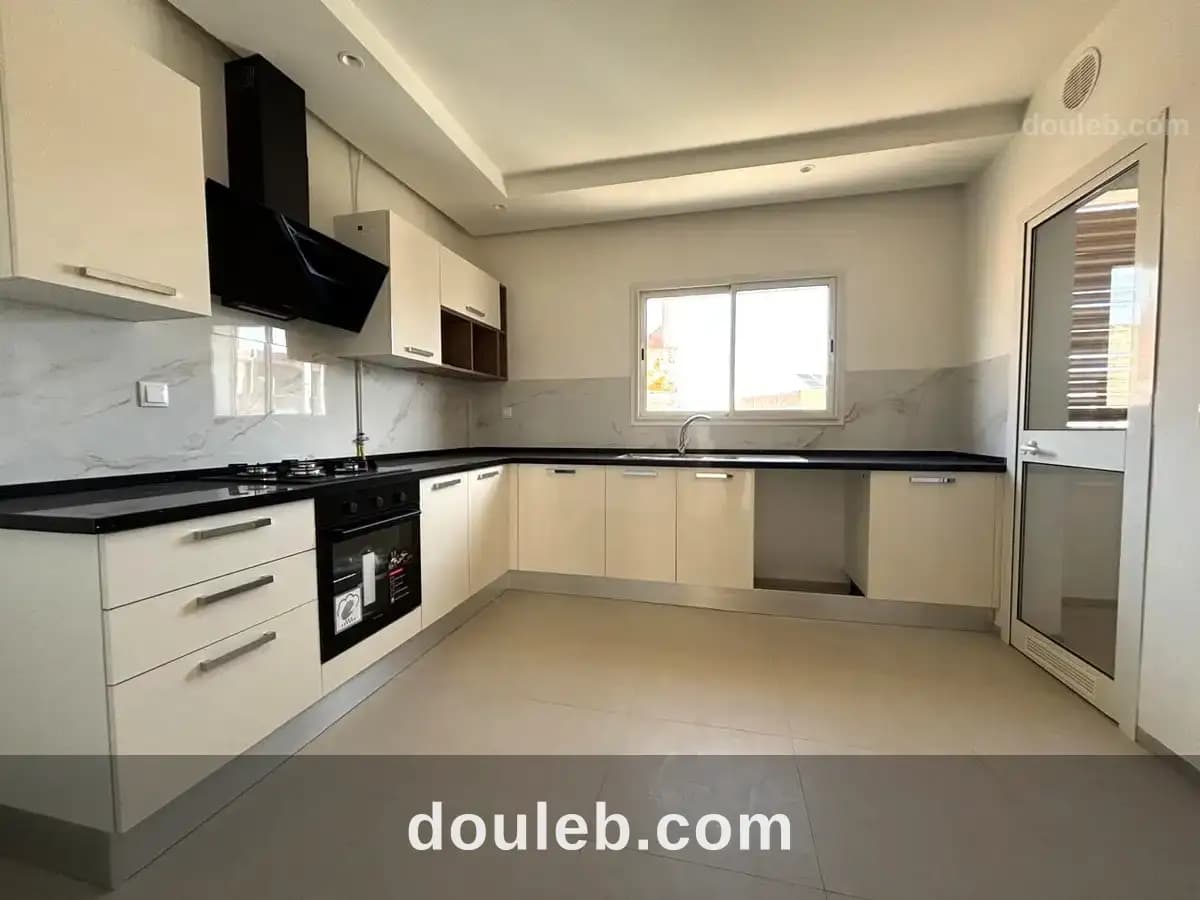 Appartement s2 neuf à cité les palmeraies à Tunis