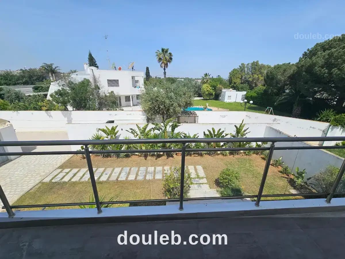 Une belle villa très spacieuse la nv soukra à Tunis