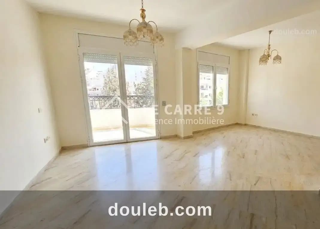 Appartement s3 vide à ain zaghouan à Tunis